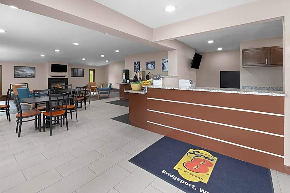 Super 8 by Wyndham Bridgeport/Clarksburg Area