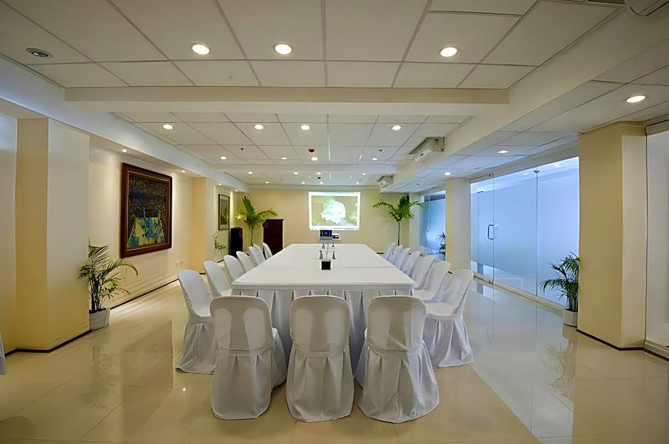 M Citi Suites