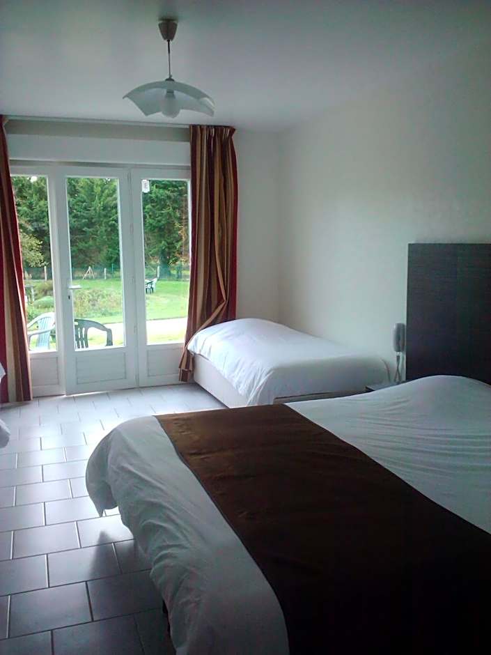 Photo 1 of 4 of Triple Room