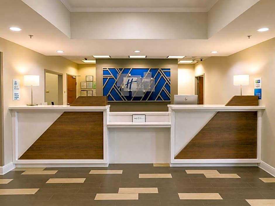 Holiday Inn Express & Suites Huntsville Airport By IHG