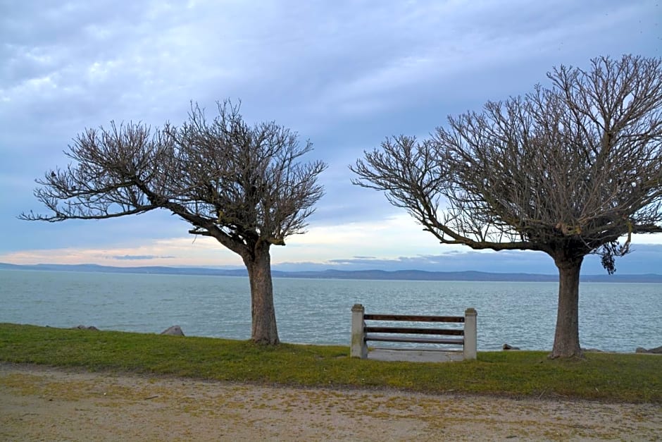 Kid Família Panzió Balatonszárszó