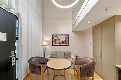 Executive Junior King Suite