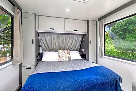 Jayco Van - Sleeps 5