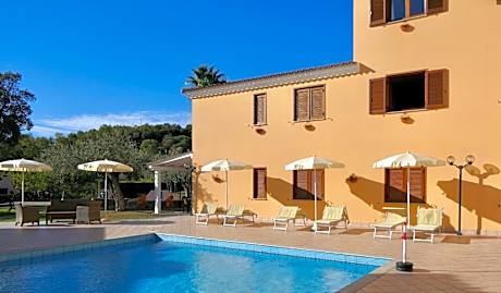 Residence con piscina a Sos Alinos