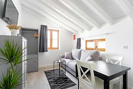 Studio with Spa Bath