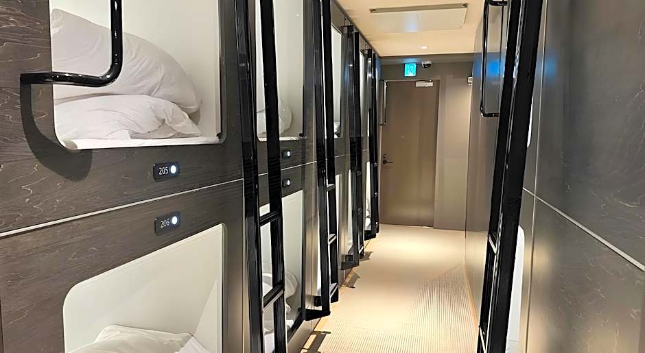 Capsule Hotel Suzumoriya