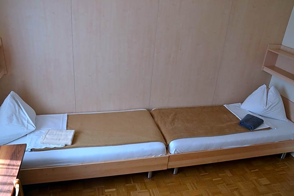 Mladinski dom - Hostel