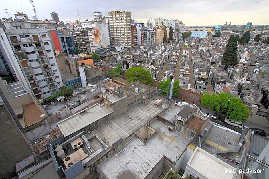 Recoleta Uriburu by Ayres