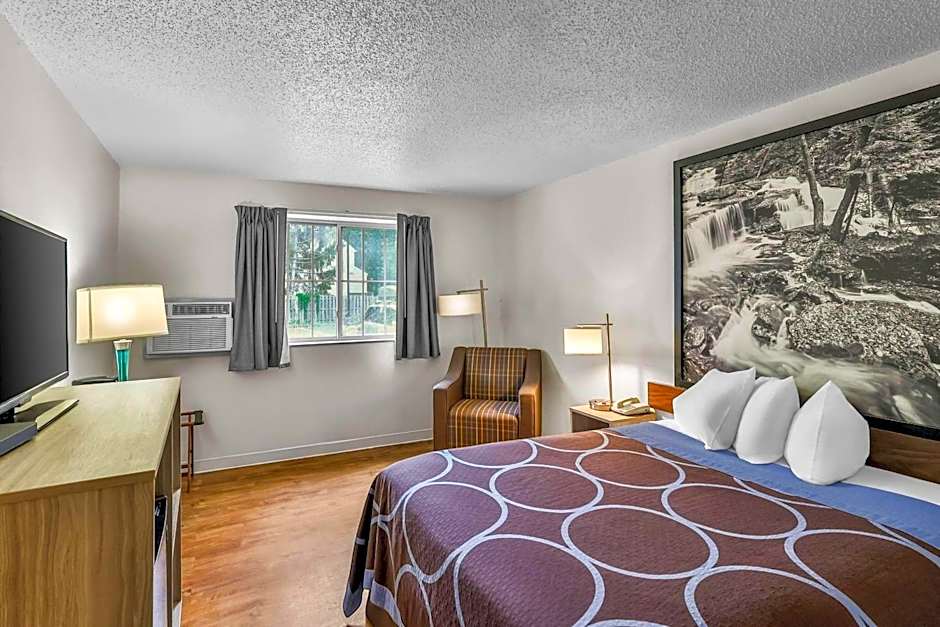 Super 8 by Wyndham East Stroudsburg/Poconos