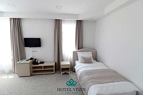 Apartment with Garden View