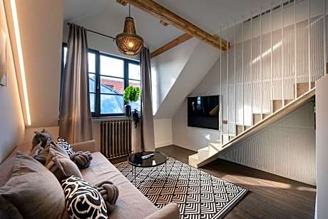 Turgaus Self Check-in Old Town Aparthotel