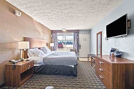 Standard Queen Room with Two Queen Beds - Non-Smoking