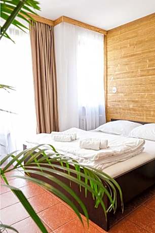 Studio Apartment (3-4 adults)