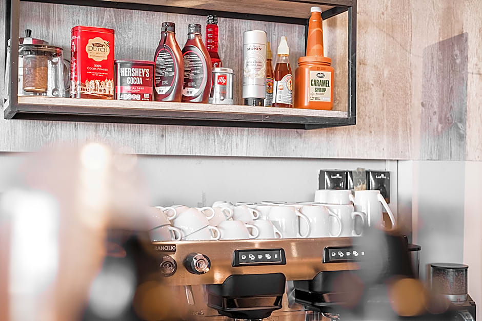 Breakers Hotel Rawai