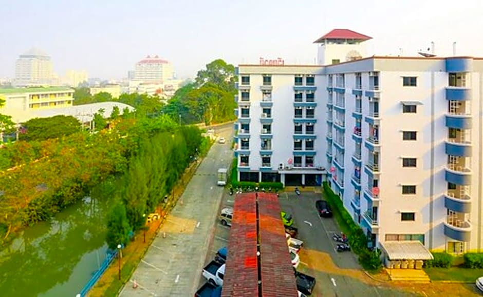 Wiangwalee Hotel by ZUZU