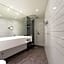 Clarion Hotel The Edge