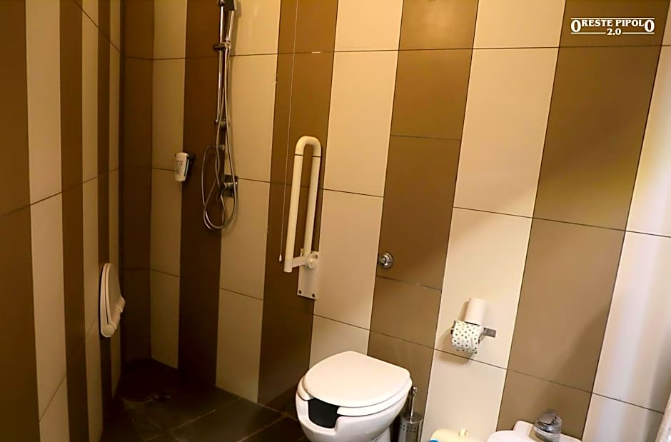 Up Hotel