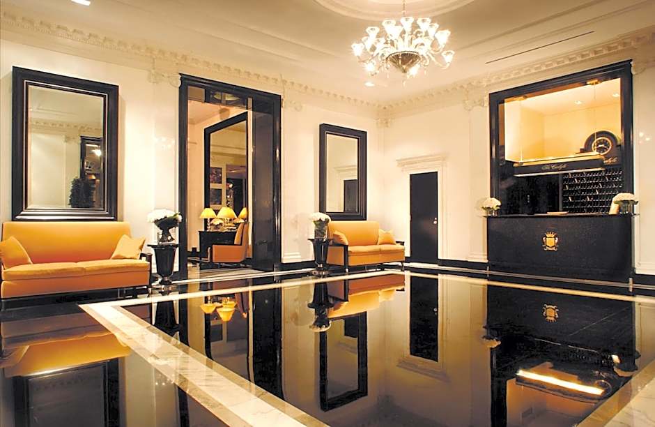 The Carlyle, A Rosewood Hotel
