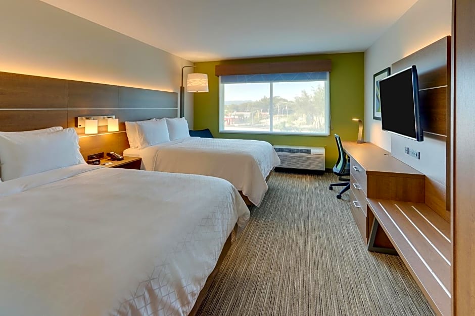 Holiday Inn Express & Suites - Roanoke – Civic Center