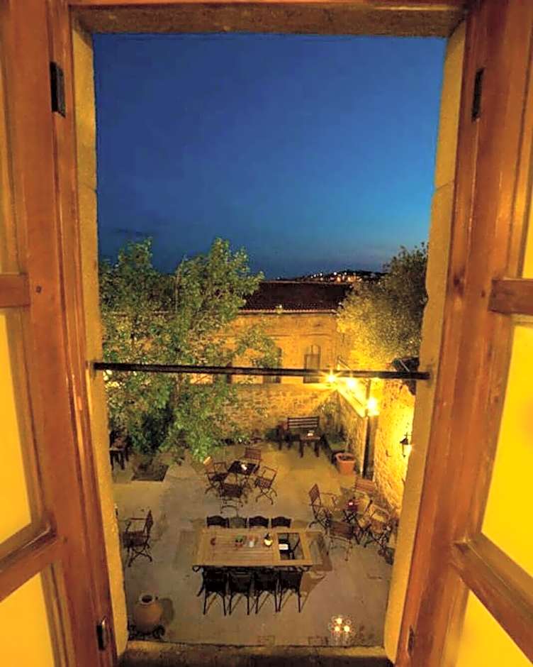 ARİSTONİCUS BUTİK HOTEL