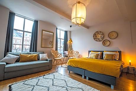 Double Room with City View (Yellow room - first floor)