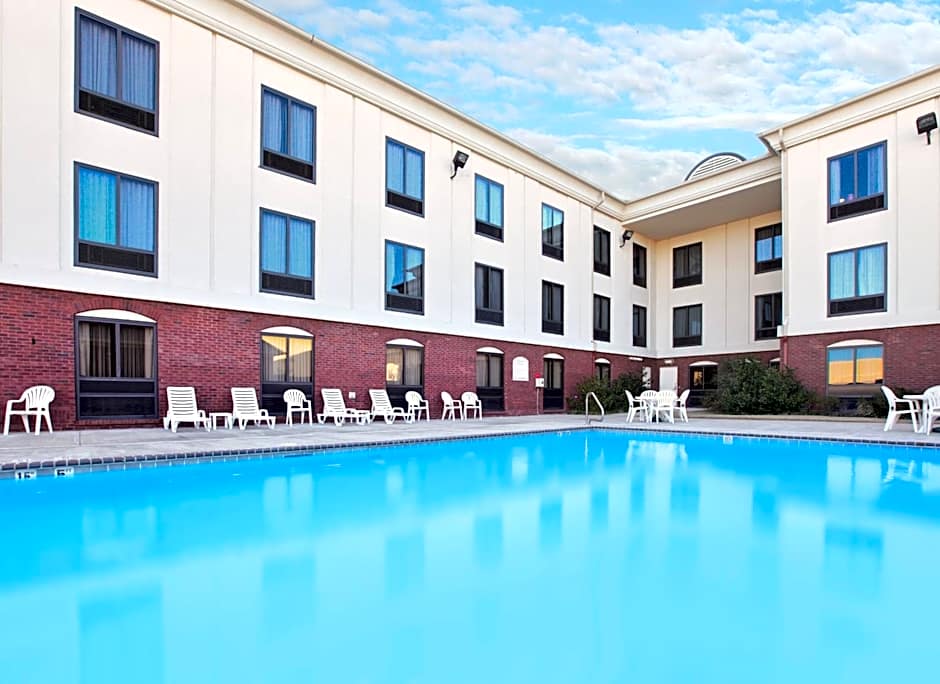 Holiday Inn Express Pine Bluff - Pines Mall Hotel By IHG