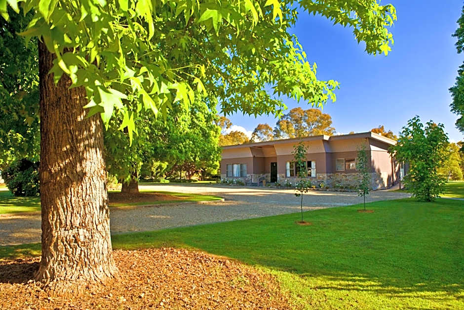 Buffalo Motel and Country Retreat