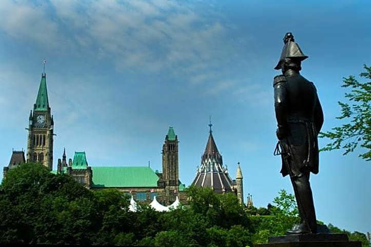 Les Suites Hotel Ottawa