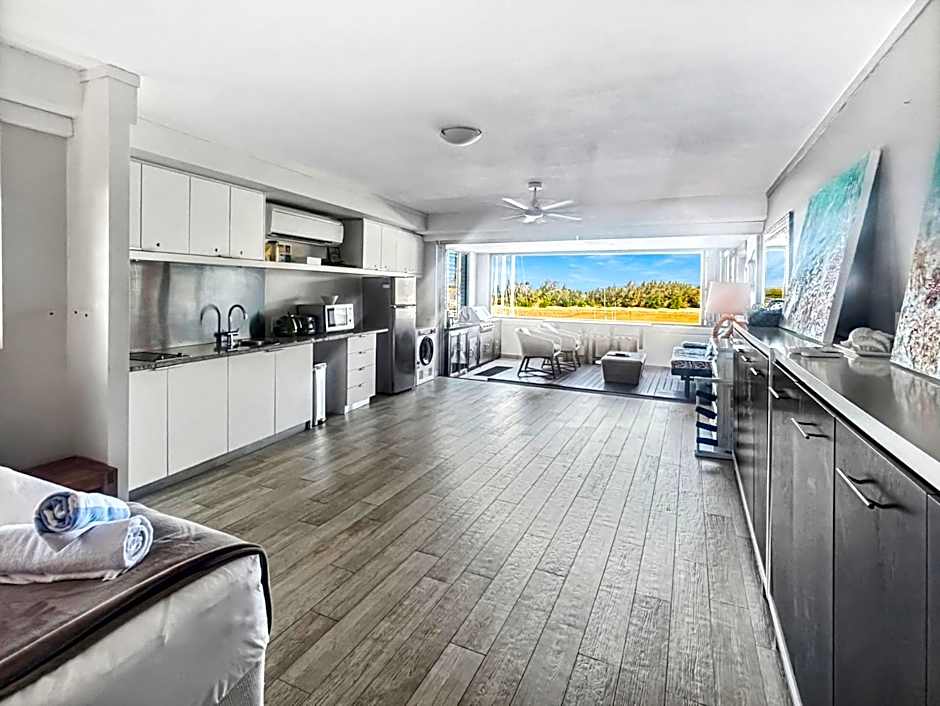 Blue on Blue Superior Studio Room 1271