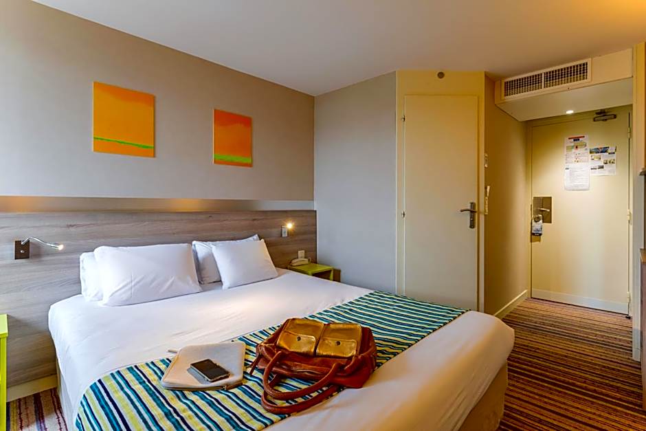 Kyriad Lyon Est - Saint Bonnet De Mure