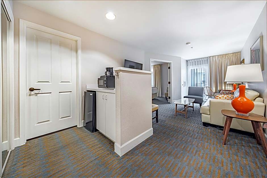 Ashland Hills Hotel & Suites
