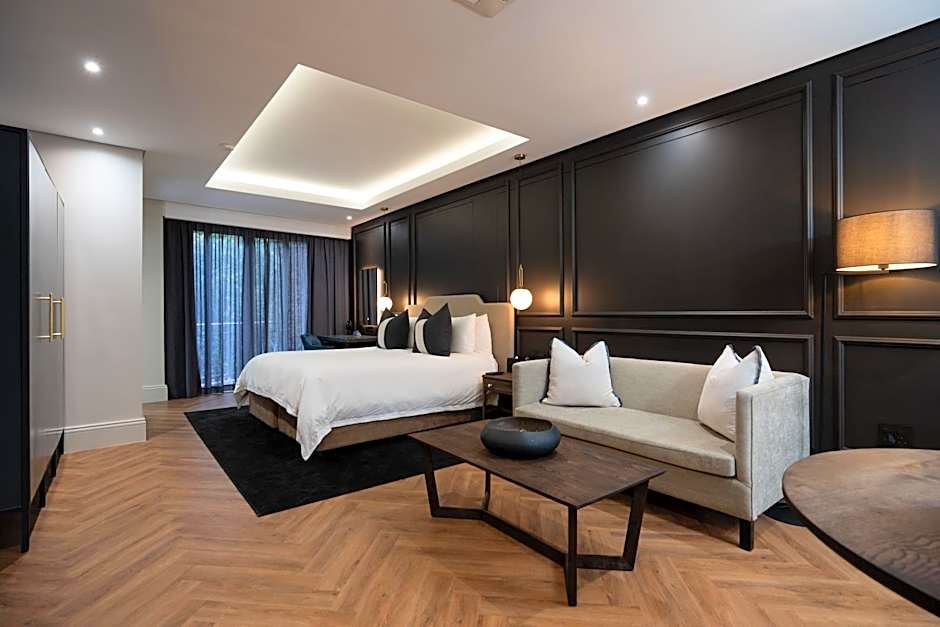 Seven Villa Hotel & Spa