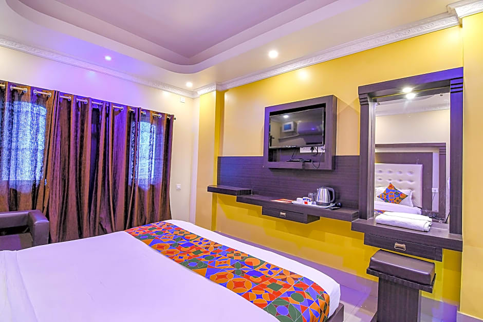 FabHotel Bollywood 2.0 - Nr. Padma Beach