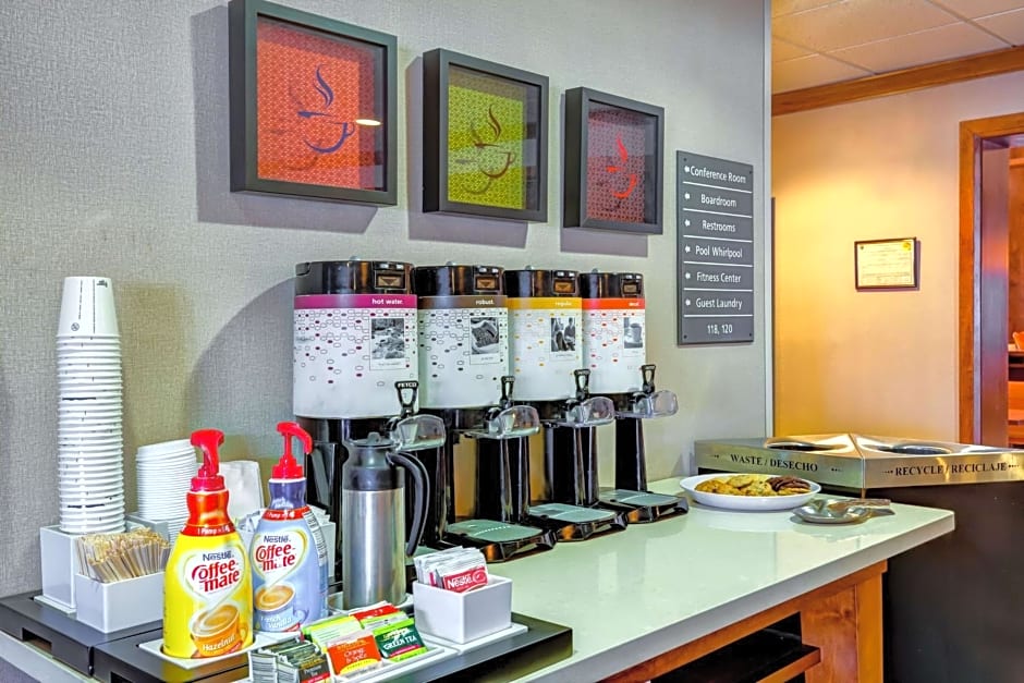 Hampton Inn Boston-Norwood