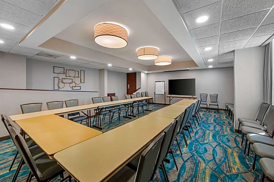 Best Western Plus Indianapolis North at Pyramids
