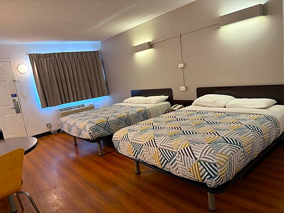 Motel 6 Joliet, IL - I-80