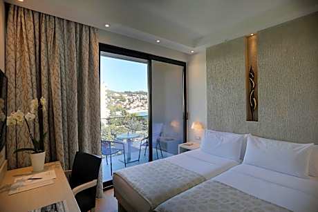 Standard Sea Side View Twin Room