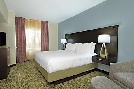 1 Bedroom 1 King Hearing Accessible Non-Smoking