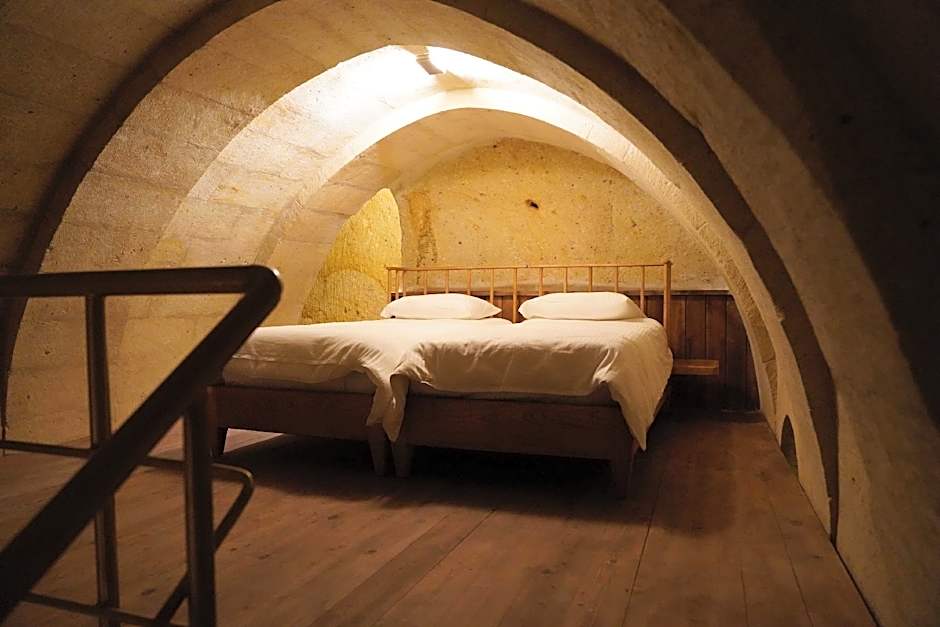 EVANTHIA CAVE SUITES