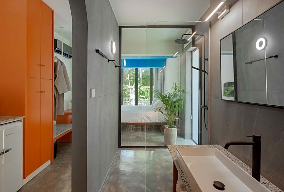Adrop Pool Suites