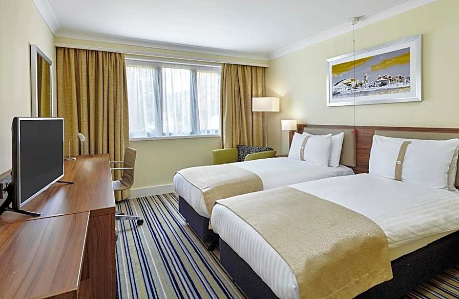 Holiday Inn Cardiff - North M4 By IHG