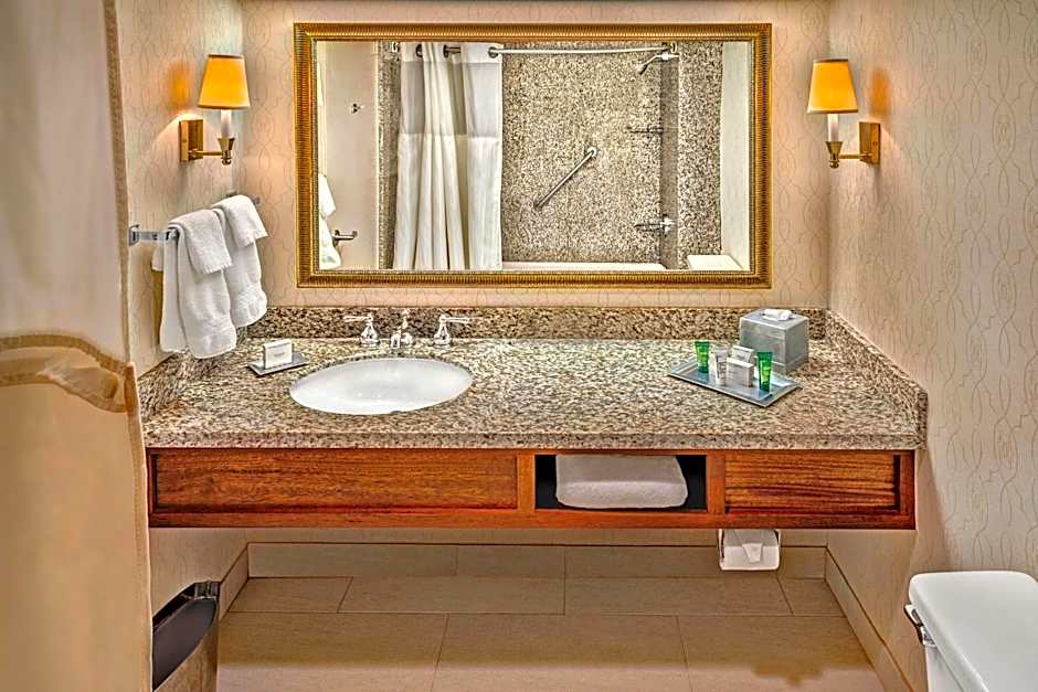 DoubleTree By Hilton Philadelphia Airport