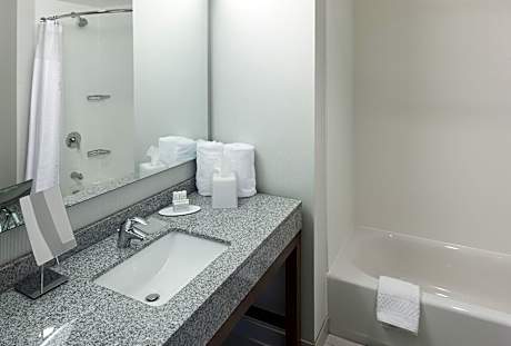 Room, 2 Queen Beds (Hearing Accessible)