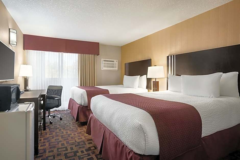 Days Inn by Wyndham Sylvan Lake