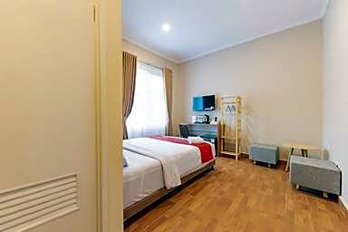 RedDoorz Plus @ Bagusrangin Street