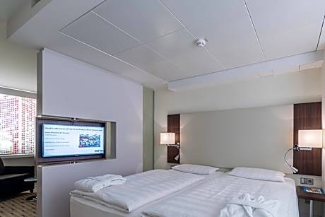 Color Suite (Windowless Suite)