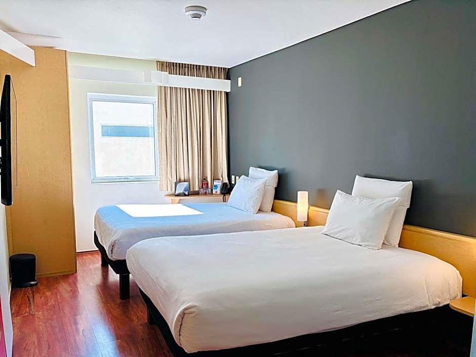 Ibis Monterrey Valle