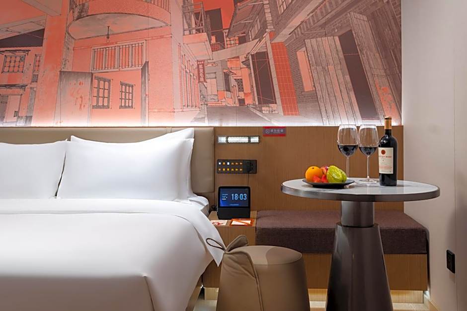 From K Huan Kai Hotel Tiyuxi Metro Station