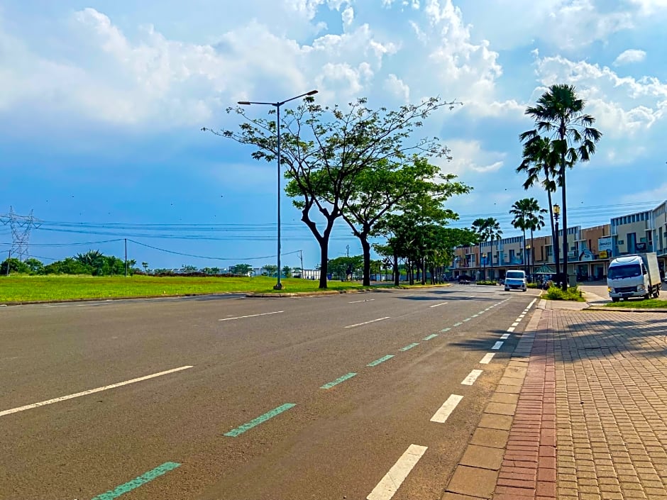 Aloha Guest House - 1 Male Only by ZUZU