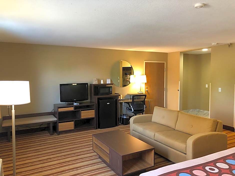 Super 8 by Wyndham S Jordan/Sandy/Slc Area